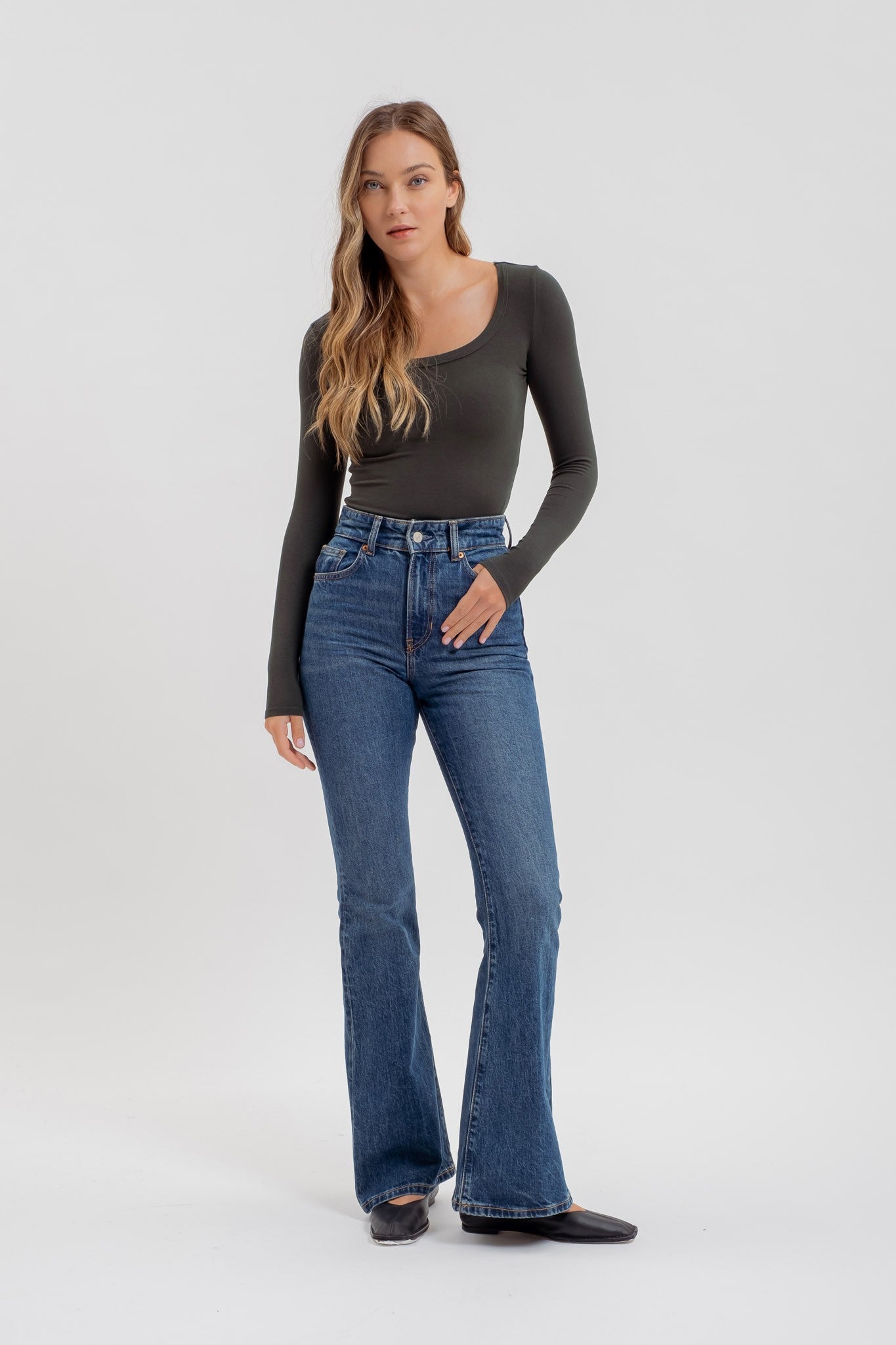 The Chelsea Solid Scoop Neck Long Sleeve Top